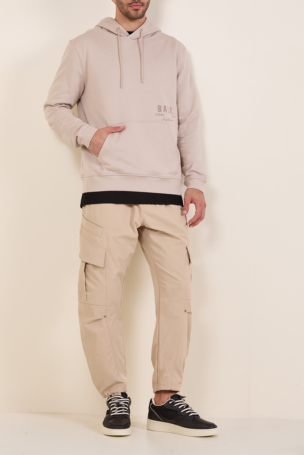 תמונת כל הלוק של קפוצ'ון